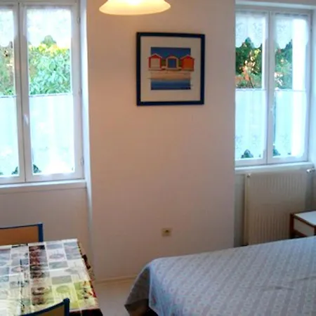 Studio In Les Bains With Wifi Apartmán *