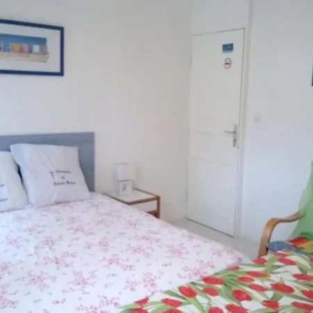 Studio In Les Bains With Wifi *